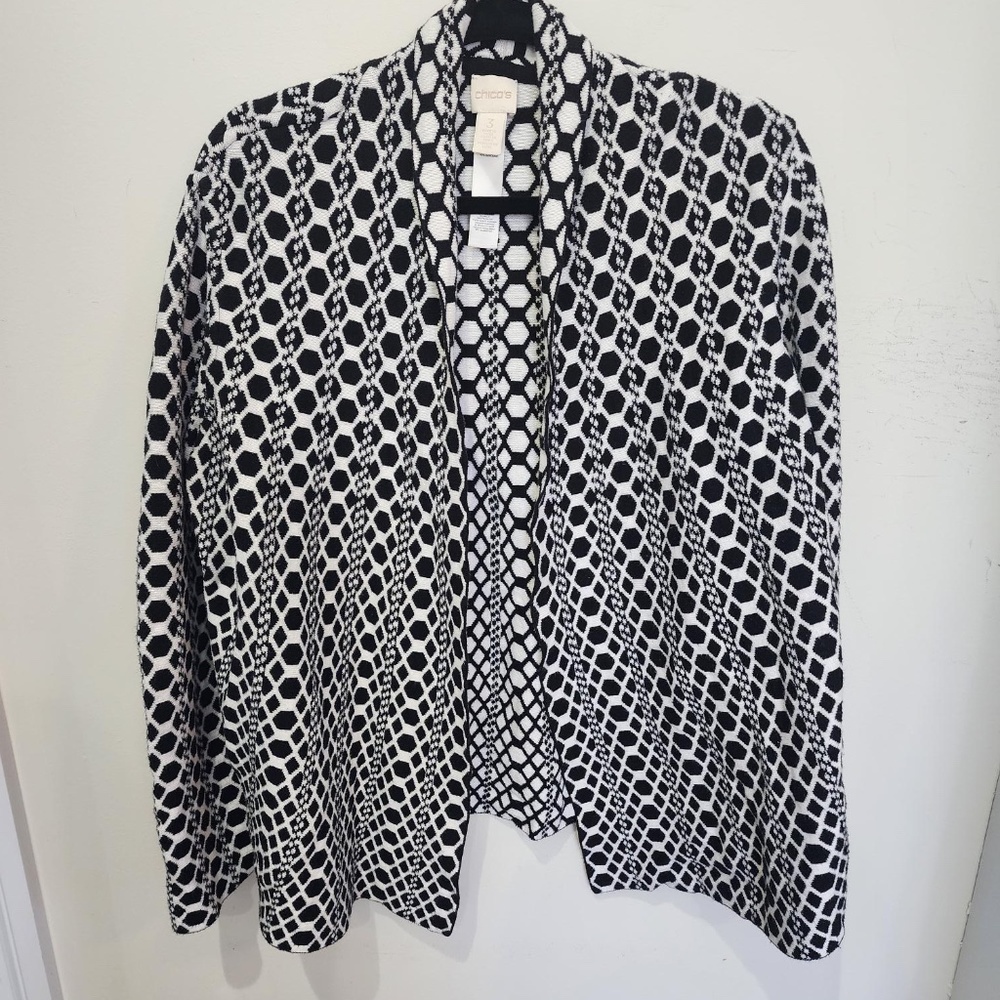 EUC CHICO'S GEOMETRIC WATERFALL OPEN B/W CARDIGAN SWEATER -SIZE 3 (XL)